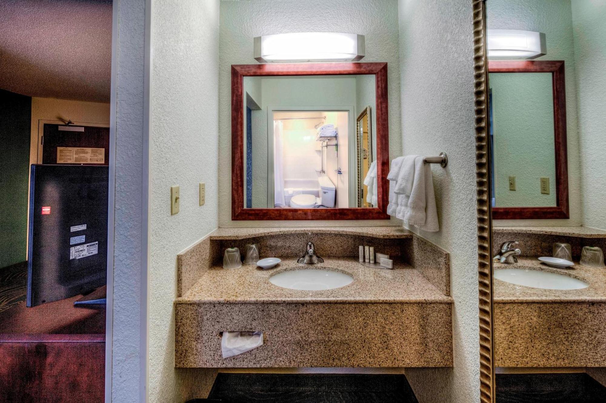 Springhill Suites Dayton South/Майамисберг Экстерьер фото